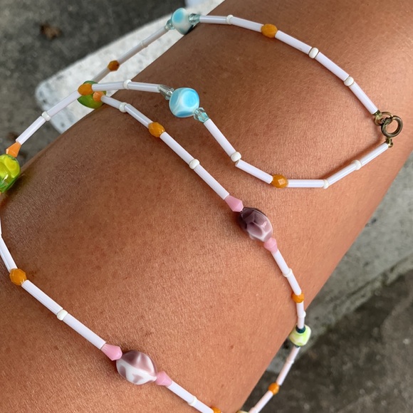 Touch of color necklace - Picture 2 of 2